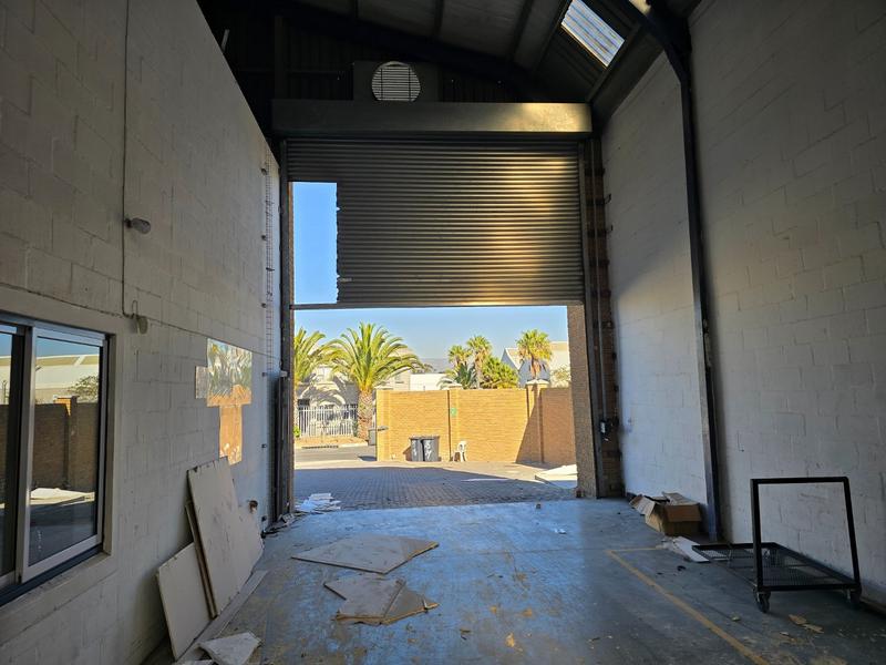 To Let commercial Property for Rent in Killarney Gardens Western Cape